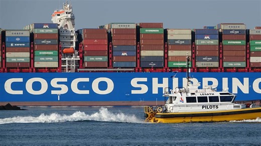 China's largest shipping line sees stunning gains in revenue, profits