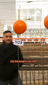 Özcan Coşar auf einer Mission: München und seine milliardenschweren Bauprojekte - da kommt sogar der BER Flughafen nicht mehr aus dem Lachen heraus! 😂 Die geplante zweite S-Bahn-Stammstrecke könnte sich länger hinziehen als eine Netflix-Serie! Aber hey, immerhin haben wir jetzt was für die nächsten Jahre zum Lachen (oder Weinen…?) Mehr dazu am 24. April um 20.15 Uhr bei RTL ! | Mario Barth deckt auf!