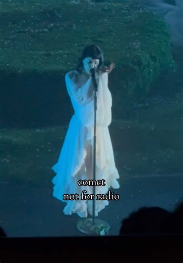 comet by not for radio for her winter in ther garden tour 🦢 @Not for Radio @Atlantic Records @themarias @Goldenvoice #mariazardoya #music #notforradio #concert #themarias