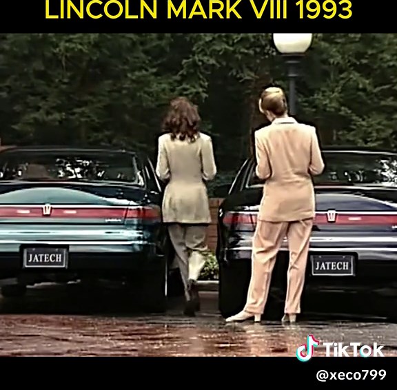 Vintage Lincoln Mark VIII 1993 Showcase
