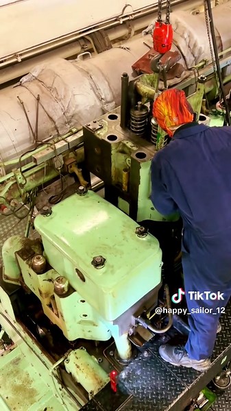 Overhauling Sulzer S40 Engine Components