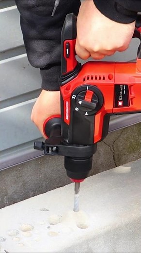 Test rotopercutor Einhell TP-HD 18/26 Li BL cu burghiu de 10mm