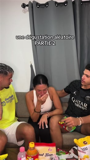 Dégustation de snacks thaïlandais gourmands