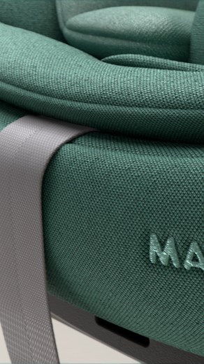 Maxi-Cosi Pebble 360 Pro, effortless sliding, one-hand spin, and three recline positions. Perfect from birth to 15 months. #maxicosi #carseat #rotatingcarseat #babyessentials | Meem