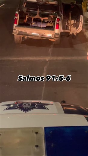 MC RAZO on Instagram: "“No temerás el terror nocturno, ni saeta que vuele de día, ni pestilencia que ande en oscuridad, ni mortandad que en medio del día destruya.” Estos versículos enfatizan que, bajo la protección de Dios, no hay razón para temer los peligros de la noche ni de la luz del día. La “pestilencia” y “mortandad” representan las enfermedades y el sufrimiento, los cuales no pueden penetrar la protección divina."