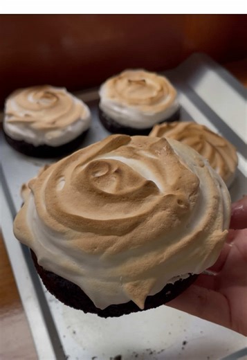 Delicious Cloud Brownies with Torched Meringue