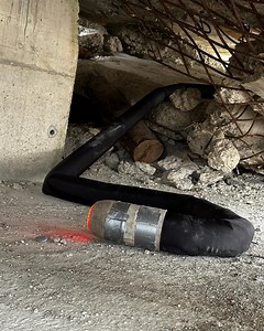 “自生长”蛇形机器人Roboa