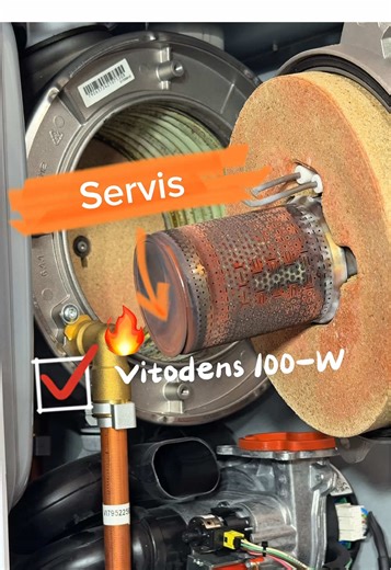 💁‍♂️ Ktoś mi powiedział: „Przecież to proste…”🕴🏻 👉 Nie. To nie jest proste. ✔️ Prawidłowy serwis to czas @Viessmann Climate Solutions DE ✔️ Specjalistyczne, kosztowne narzędzia ✔️ Wiedza i doświadczenie Pracujemy na kompletnym zestawie narzędzi od 👑🔧Bachler – i to właśnie robi różnicę. @Herbert Bachler @BA-BACHLER Mamy wszystko, czego potrzeba – stajemy i robimy swoją robotę profesjonalnie. Do czyszczenia używamy Sentinel X850 – chemia gotowa do użycia. @Swiat Instalacji Skutecznie odkleja