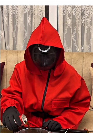 Crazy Challenges Girl على TikTok