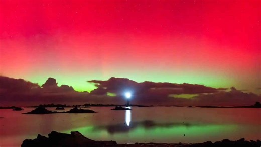 Rare green auroras light up Brittany skies over iconic Île Vierge lighthouse