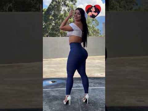 Curvy AND Fit Brazilian Model Rises To The Top Of Fashion Industry With Her Figure!