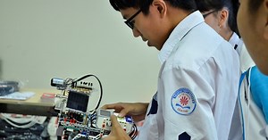 Hào hứng ứng dụng thuật toán Pascal để lập trình robot