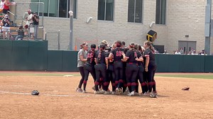 45K views · 289 reactions | Last Catch! www.hssmlive.com Melissa defeats Harlingen South 8-0 in Class 5A Softball Finals…Watch ending! (HSSMImages) | High School Sports Magazine | Facebook