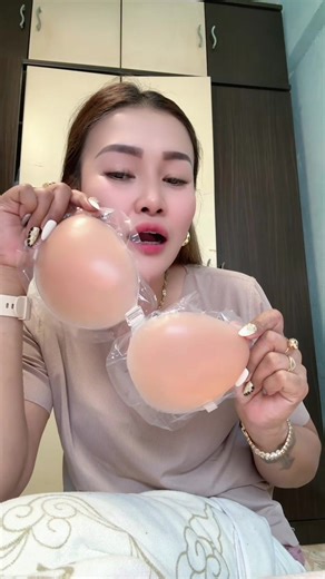 Mango Cup: Silicone Sticky Push-Up Innovation