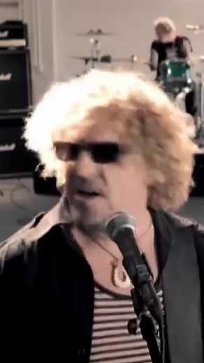 Remember this one? The release of Oh Yeah, the first Chickenfoot single, came out around the same time. Unfortunately this badass track got overlooked on radio #Loud -- Today marks 17 years since the release of Cosmic Universal Fashion! 🎉 We suggest turning it up LOUD today! 🔊🎸