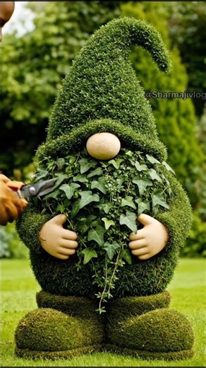 गार्डन के लिए बनायें जादुई Moss Gnome! ✨ #DIY #GardenArt #MossGnome #DIYProjects #HomeGarden