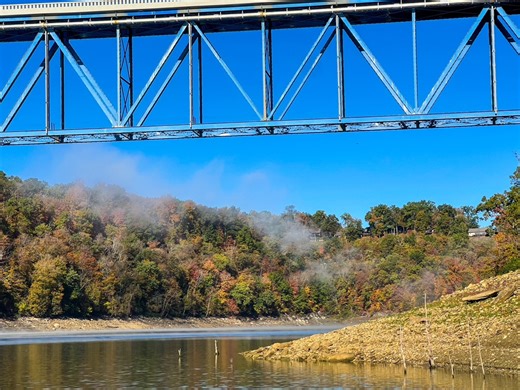 A crisp autumn morning on Lake Cumberland in Nancy, Kentucky…. #thekentuckywildlands #kentucky #leavenotrace #naturephotography #waterfallsofinstagram #exploreky #explorekywildlands #wildernessculture #exploretheworld #mountainhiking #woodlandsandwater #rawwaters #naturelovers #rawlongexposure #rk_longexpo #waterfall #waterfallwednesday #longexposure #forest #adventurenthusiasts #waterfalls_and_waves #yestravelky #hikethebluegrass #natureloversofinstagram #scenicview #hikeitout #morninghike #lon