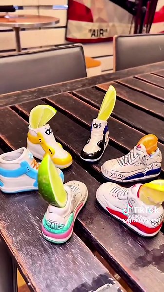 Miami — where are you watching the Dolphins tomorrow? 🏈🔥 We’re opening EARLY at 9AM for Dolphins vs Commanders   Bottomless Mimosas Brunch til 4PM 🍾 70  TVs • Full sound • Indoor   outdoor seating • Wynwood vibes all day. If you’re searching for the best brunch in Miami, bottomless mimosas, or the top Dolphins watch party, this is it. 📍 Grails Wynwood ⏰ Open 9AM Sunday 🍳 Brunch   Bottomless 9AM–4PM 🏈 Dolphins vs Commanders — full sound everywhere #MiamiBrunch #BottomlessMimosas #WynwoodMia