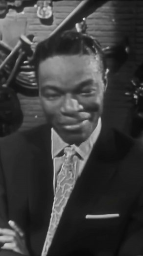 Nat King Cole performing his holiday classic “The Christmas Song” 🌟🎄 | Nat King Cole
