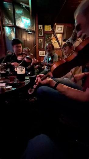 When Irish trad turns into one big jam session! 🇮🇪