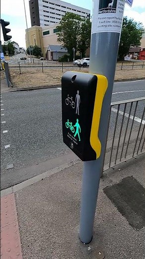 Hoddesdon: Dinant Link Road A1170, PEEK TLED Traffic Lights Toucan Crossing