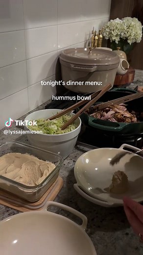 Delicious Mediterranean Hummus Bowl for Dinner