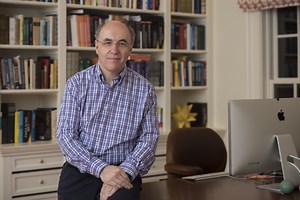 Stephen Wolfram quiere ayudar a la teoría fundamental de la física