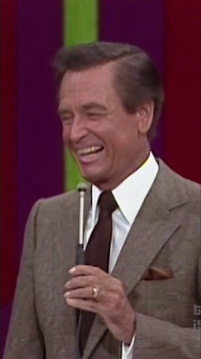 Bob Barker banters with announcer Johnny Olson on #ThePriceIsRight 🤣