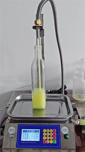 Small filling machine, oil filling machine, honey filling machine #fillingmachine #saucefillingmachine #liquidfillingmachine #oilfillingmachine