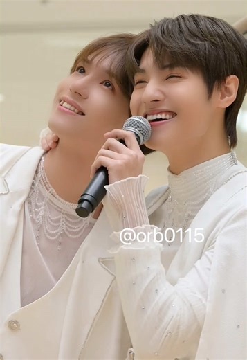 かわいいぐのらい㌠🩵🧡 @BUGVEL_OFFICIAL #BUGVEL #バグベル #RAIRA #佐藤來良 #GUNO #王君豪 #MINATO #井上港人 #MAHIRO #日髙真宙 #BUGVEL_BTJ #OrderInTheCourt #バグジャ