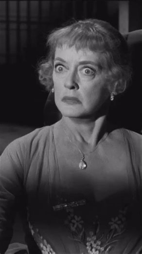 V.S.L.B. #bettedavis #oliviadehavilland #movies #horror #film #oscarwinners #lecinemadreams