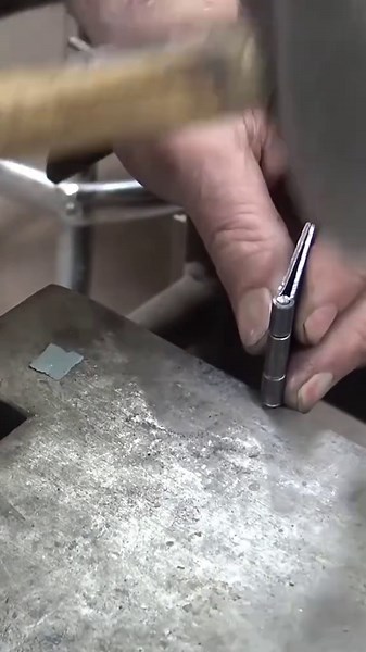 Fly Press Butterfly Hinges