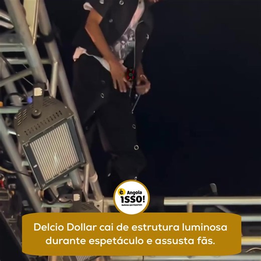 O incidente ocorreu durante uma apresentação de Delcio Dollar, quando o artista caiu de uma estrutura luminosa montada no palco, surpreendendo o público presente. O momento gerou preocupação entre os fãs, que assistiam ao espetáculo e rapidamente reagiram ao acidente. #fy #tiktok #fyp #angola #viral