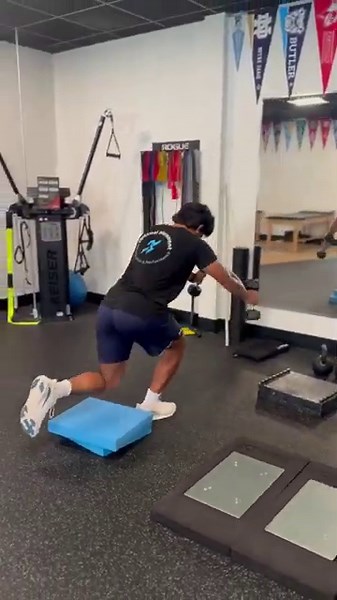 Skater Squat with Dumbbell Counterbalance | Unilateral Strength & Stability