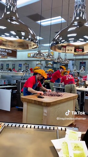 Buc-ee’s in Athens, Alabama is now open. Try the brisket sandwich. #fyp #AEHolidayCard #bucees #brisketprep #alabama #athens #athensalabama #inspiredsoutherner