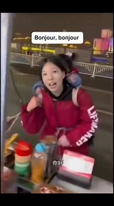 1.1M views · 31K reactions | J'espère que cette femme parviendra à surmonter les problèmes de son enfant, et j'adresse un compliment sincère à la personne qui l'a aidé. | Calogero Migliore | Facebook