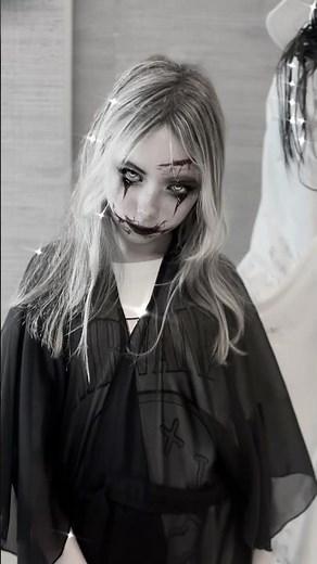 🎃Alice and her look costume for Halloween party