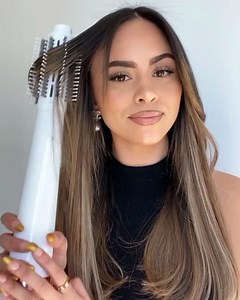 Come on, vogue. See how the T3 AireBrush Duo can deliver fiercely '90s, sleek and chic style. Click here to see more of our favorite '90s blowouts. t3micro.com/how-to-achieve-90s-blowout | T3