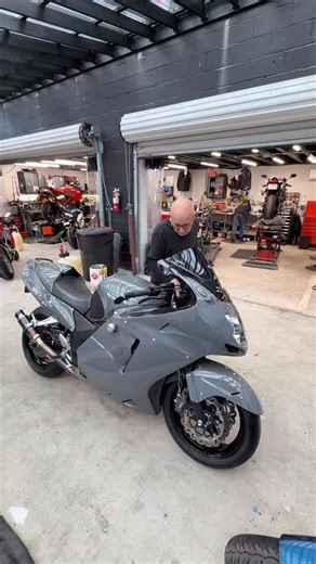 Iconic Motorbikes on Instagram: "This CBR1100XX is VERY FAR from stock with a bunch of motor work to go along with the custom paint etc. I know this bike from my many Sunday rides to the Rockstore and have heard from various guys just how fast it is. Sure sounds like a beast. Also excited about our first “warranty” repair for @buell.motorcycles since we are an approved service center. Thanks so much for that! #iconicmotorbikes @bikeurious #iconicmotorbikeauctions #honda @honda_powersports_us #cb