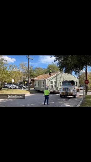 27K views · 448 reactions | 窱GET OUT THE WAY • OVERSIZED LOADS -...