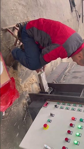 Pet bedding packaging machine