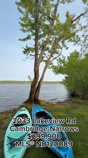 🌊 New Listing | 2033 Lakeview Rd, Cambridge-Narrows 📍 Washademoak Lake | 383 ft of waterfront! Cottages like this don’t hit the market often—and when they do, they don’t stick around. This classic cedar shake 3-season cottage has everything you want in a lake getaway: privacy, charm, a bunkie for guests, and a babbling brook running to the water’s edge. As the water level reaches normal summer levels a beautiful sand beach appears. 🛏 2 bedrooms half bath in the main cottage 🛁 Full guest bunk