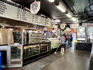 Downtown Fort Myers pizza joint, a local favorite for 20 years, is ready to celebrate