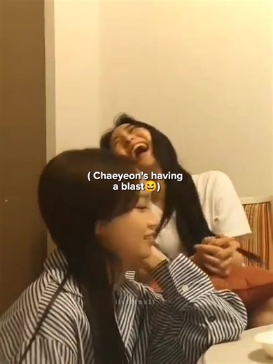 They are so effortlessly funny😭 I'm sorry for the poor quality #chaewon #chaeyeon #yena #eunbi #izone #fyp