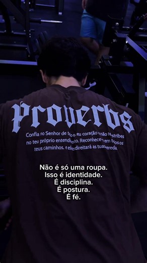 Não é só uma roupa, é CHOZEN. 🥇✝️