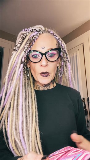 This light up crochet hook set is really going to help my sister see better when she’s making awesome stuff!!!