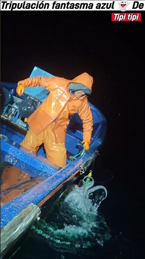 pescando Jibia Tipi tipi la trae de 60 brazas #fishing #pesca #calamares