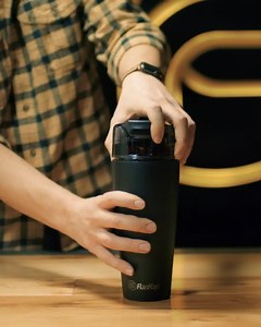 Store up to 9 extra shots and refill your tumbler at the press of a button. Over 1,300 5-star Reviews ⭐⭐⭐⭐⭐. | FlasKap