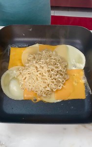 2.5M views · 5.2K reactions | best ramen ever! girll shows recipe for a delicious ramen soup with cheese and vegetables! | Kristin's Friends | Facebook