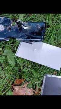 Destroying my old Motorola phone with different tools 🔧 💀